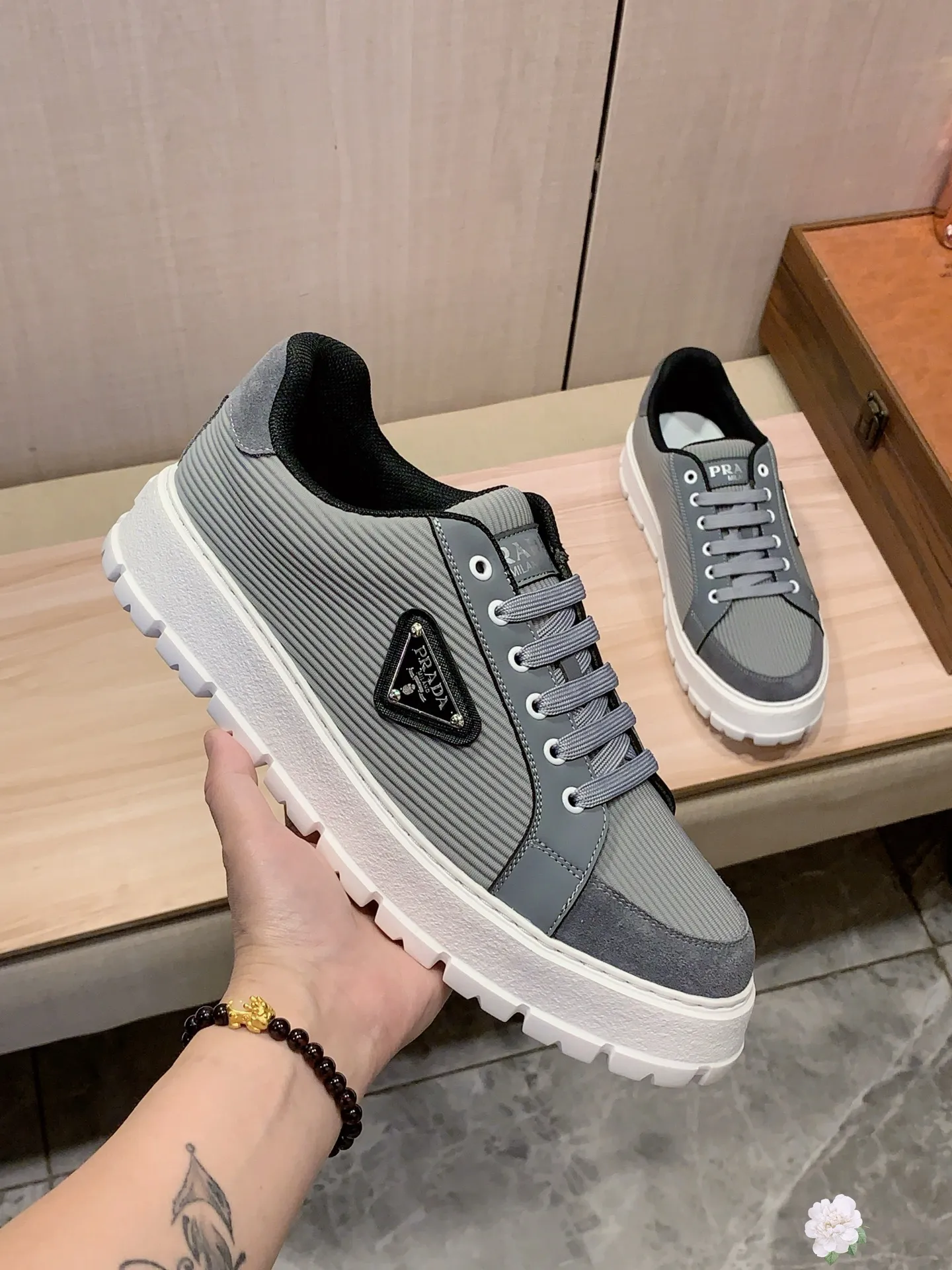 Men's Men's Shoes💰442💰💰🎩🎩[Lightning][Lightning] "PRADA*" The latest and most popular casual shoes, top brand [seduce] luxury ~ purchasing agency, top quality ~. [Strong] The upper is made of imported breathable and polished cowhide material ➕ Breathable sheepskin feet (•) with fine workmanship. Original stylish and stylish soft rubber wear-resistant and non-slip outsole, light and comfortable on the feet, the real thing looks better when photographed, 305: code: 38-44, 3️⃣ colors selected